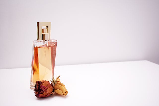 Perbedaan 5 Jenis Parfum dan Tingkat Konsentrasinya