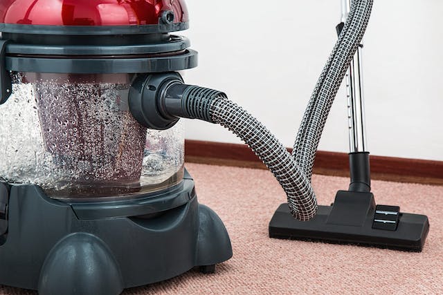 Vacuum Cleaner Tangan Tanpa Kabel atau dengan Kabel?